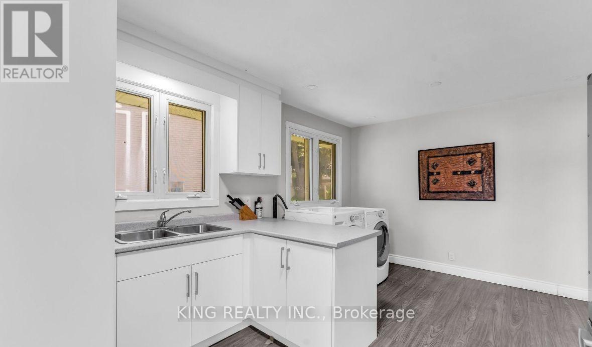 290 Lincoln Road, Waterloo, Ontario  N2J 2P5 - Photo 6 - X12445453