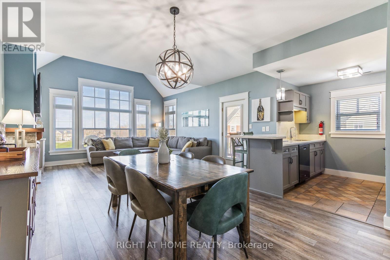 229 - 130 Fairway Court, Blue Mountains, Ontario N3W 1Y1 - Photo 10 - X12508834