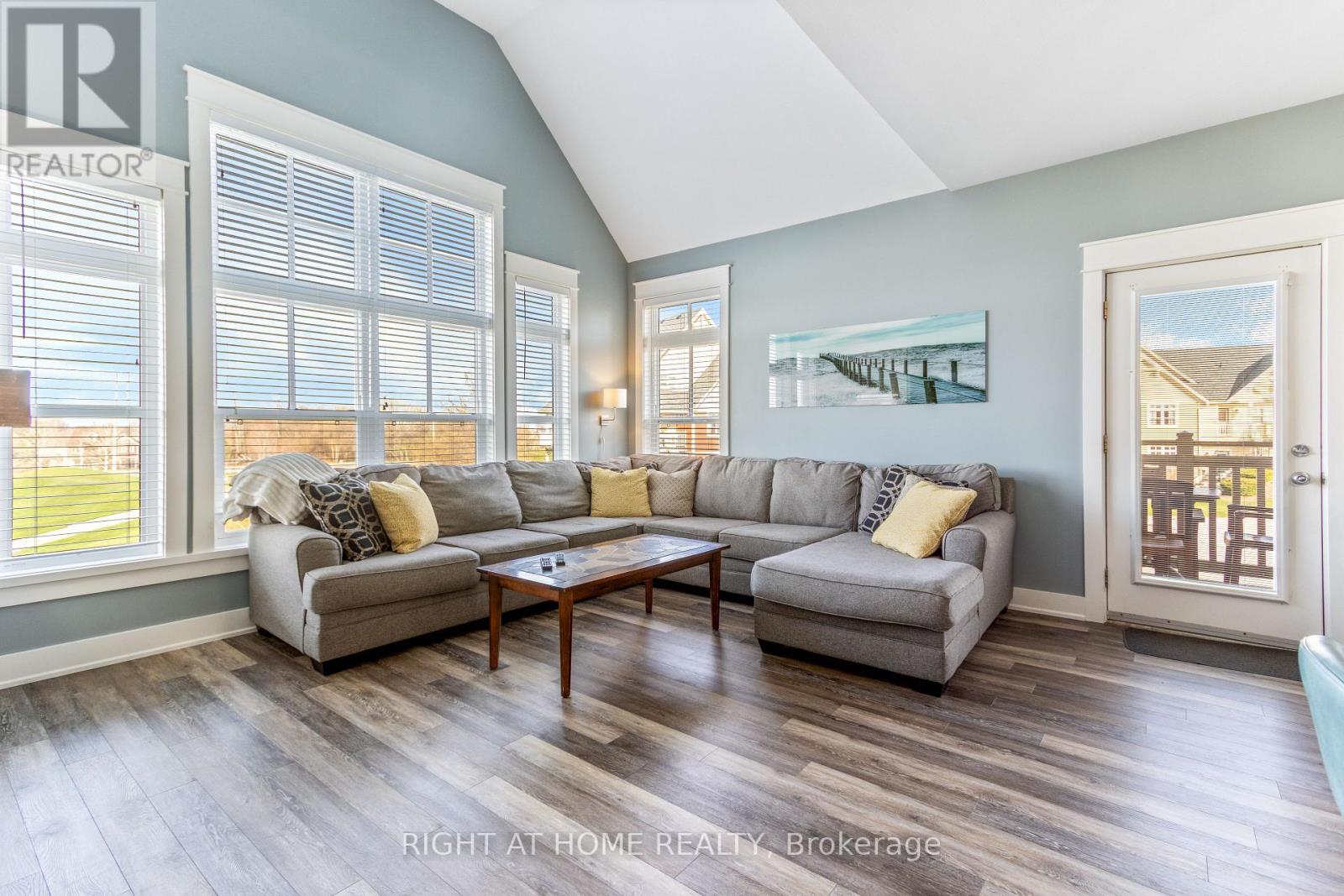 229 - 130 Fairway Court, Blue Mountains, Ontario N3W 1Y1 - Photo 13 - X12508834