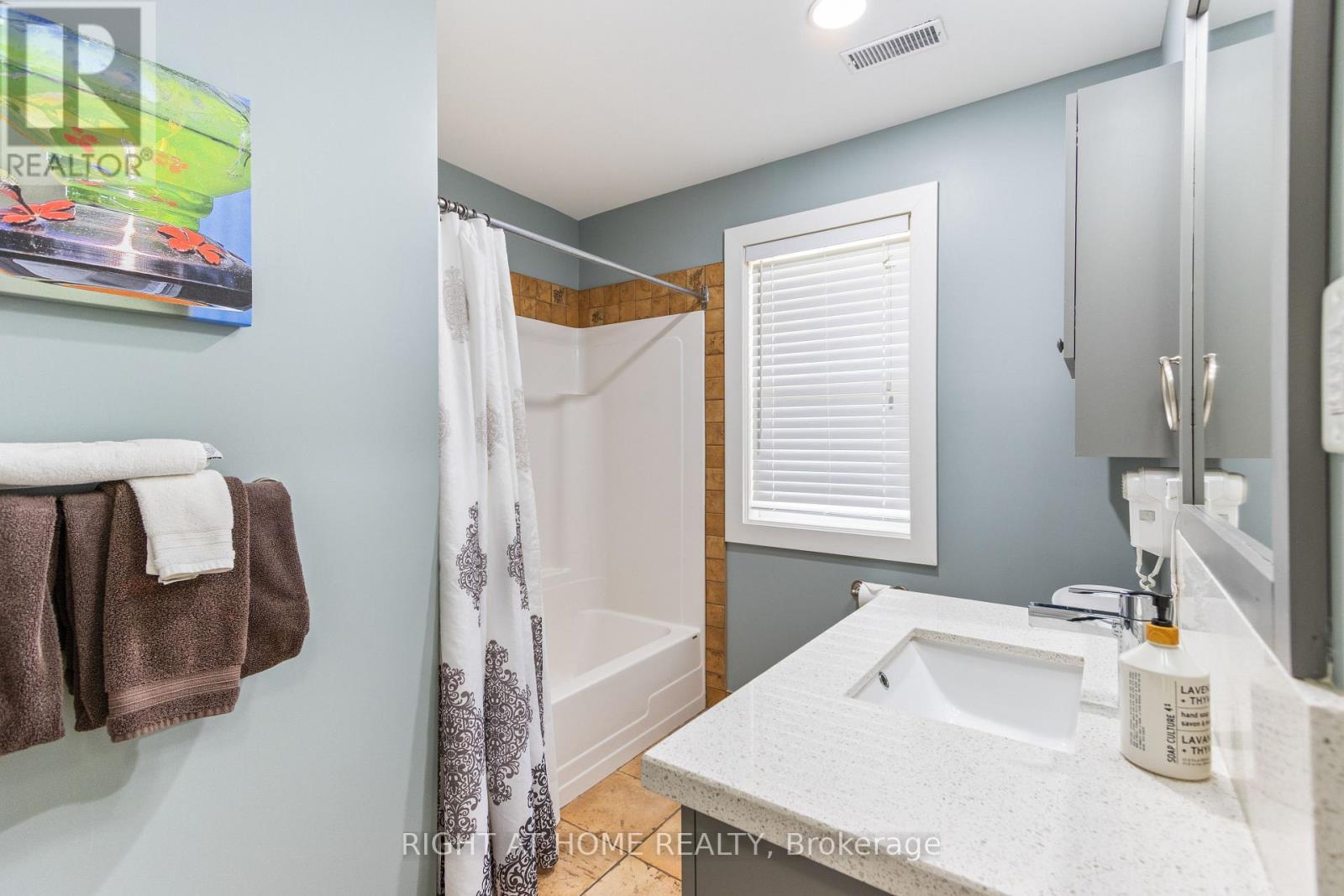 229 - 130 Fairway Court, Blue Mountains, Ontario N3W 1Y1 - Photo 27 - X12508834