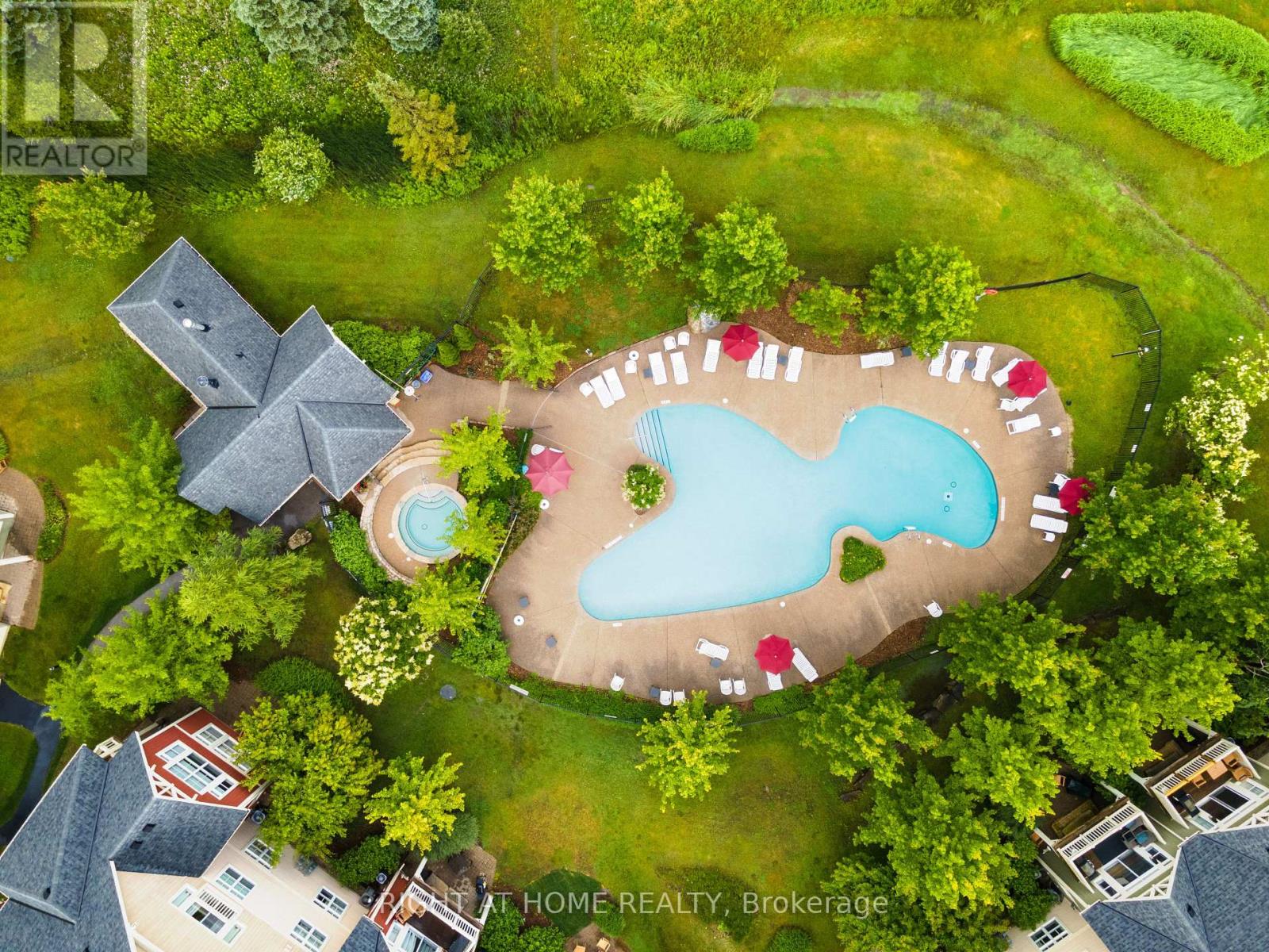 229 - 130 Fairway Court, Blue Mountains, Ontario N3W 1Y1 - Photo 43 - X12508834