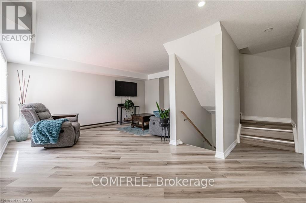 26 - 60 Elmsdale Drive, Kitchener, Ontario  N2E 2G4 - Photo 10 - X12519654