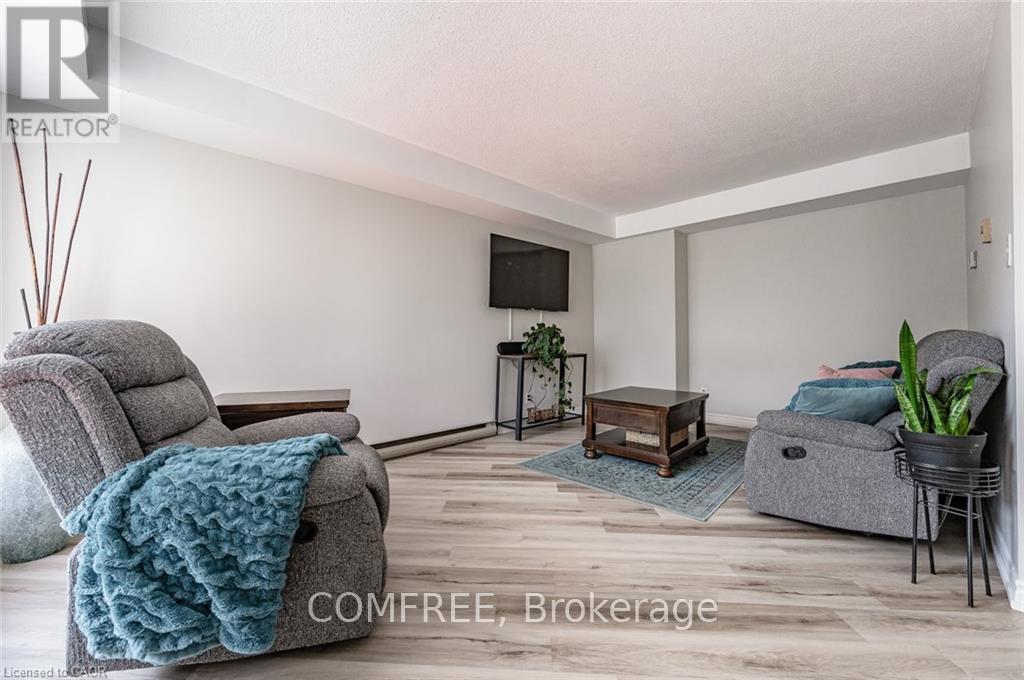 26 - 60 Elmsdale Drive, Kitchener, Ontario  N2E 2G4 - Photo 11 - X12519654