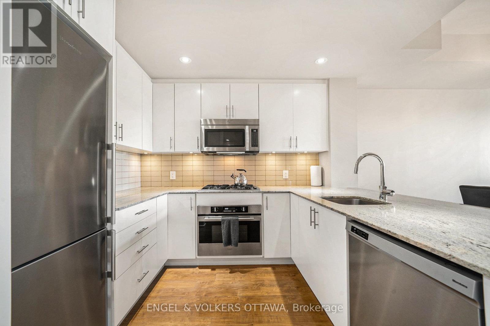 605 - 7 Marquette Avenue, Ottawa, Ontario  K1L 8A7 - Photo 5 - X12519694