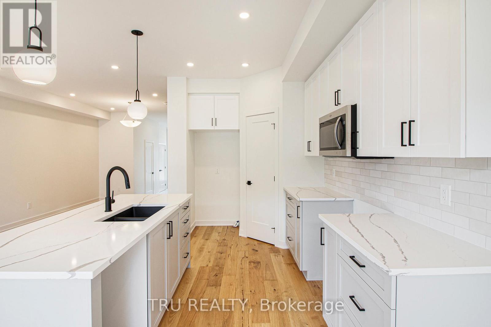 947 Cologne Street, Russell, Ontario  K0A 1W0 - Photo 9 - X12519698