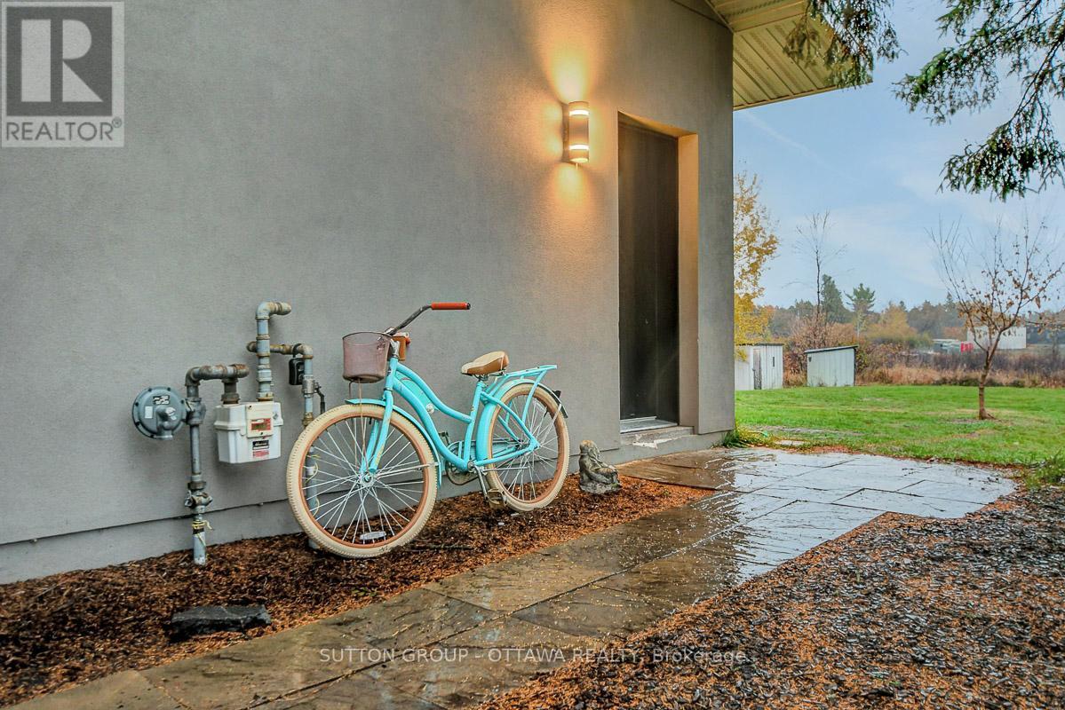 7844 Bleeks Road, Ottawa, Ontario  K0A 1B0 - Photo 4 - X12519726