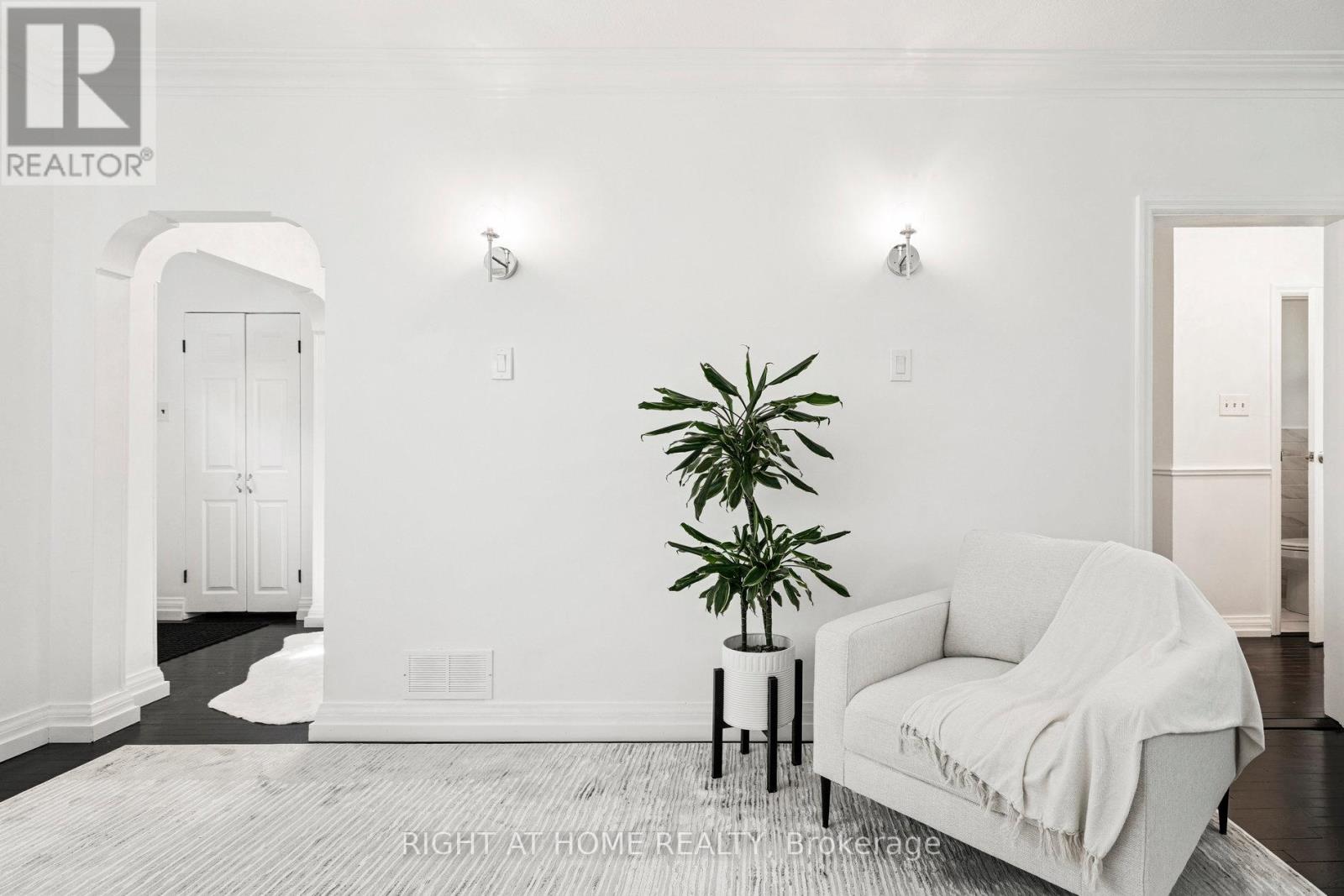 105 Glenridge Avenue, St. Catharines, Ontario L2R 4X5 - Photo 20 - X12519634