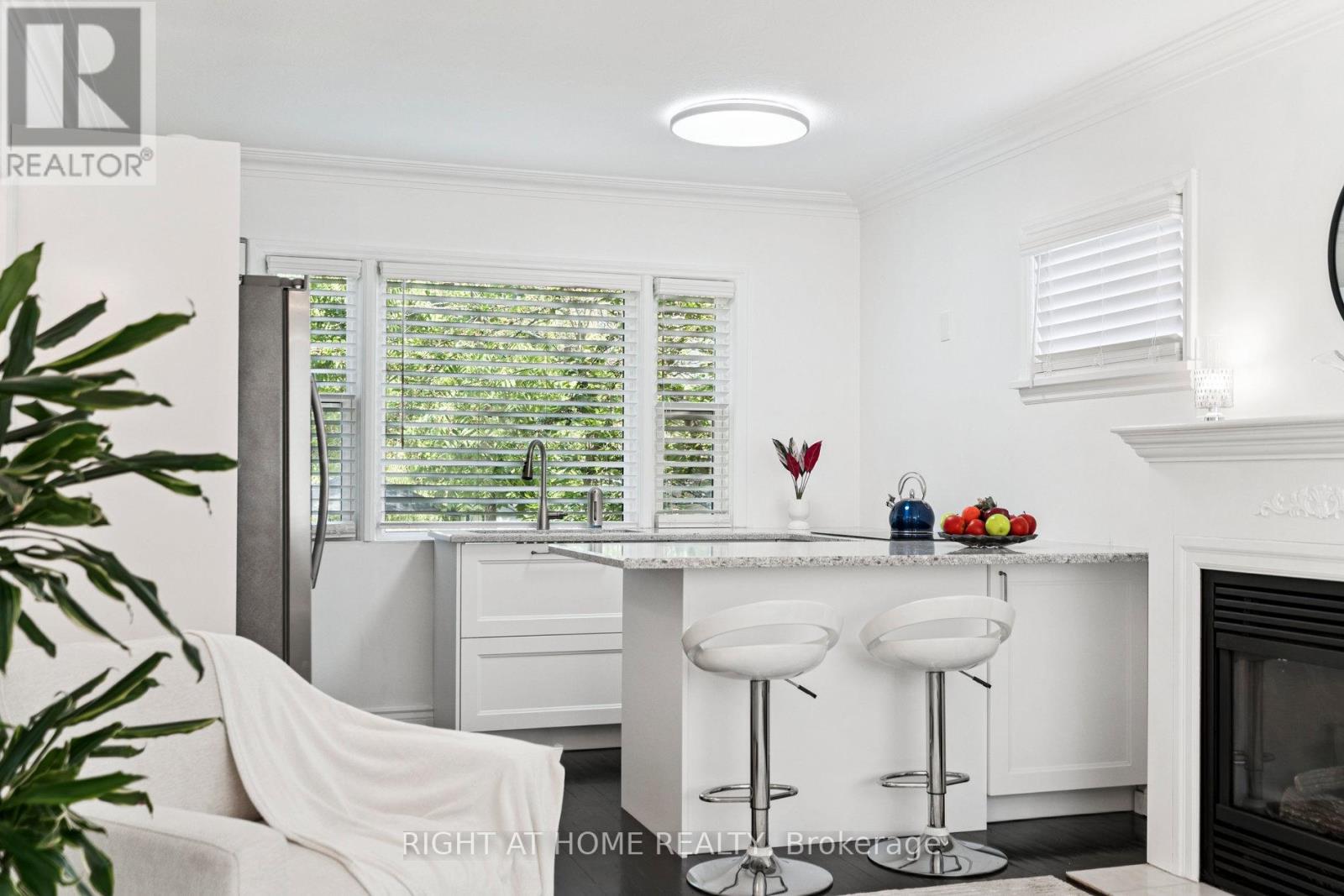 105 Glenridge Avenue, St. Catharines, Ontario L2R 4X5 - Photo 27 - X12519634