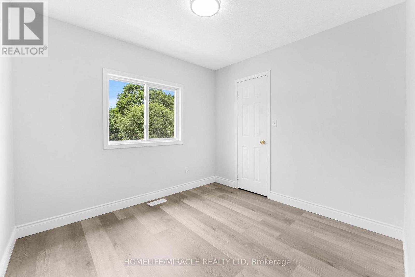 120 Jansen Avenue, Kitchener, Ontario  N2A 2L7 - Photo 18 - X12519636