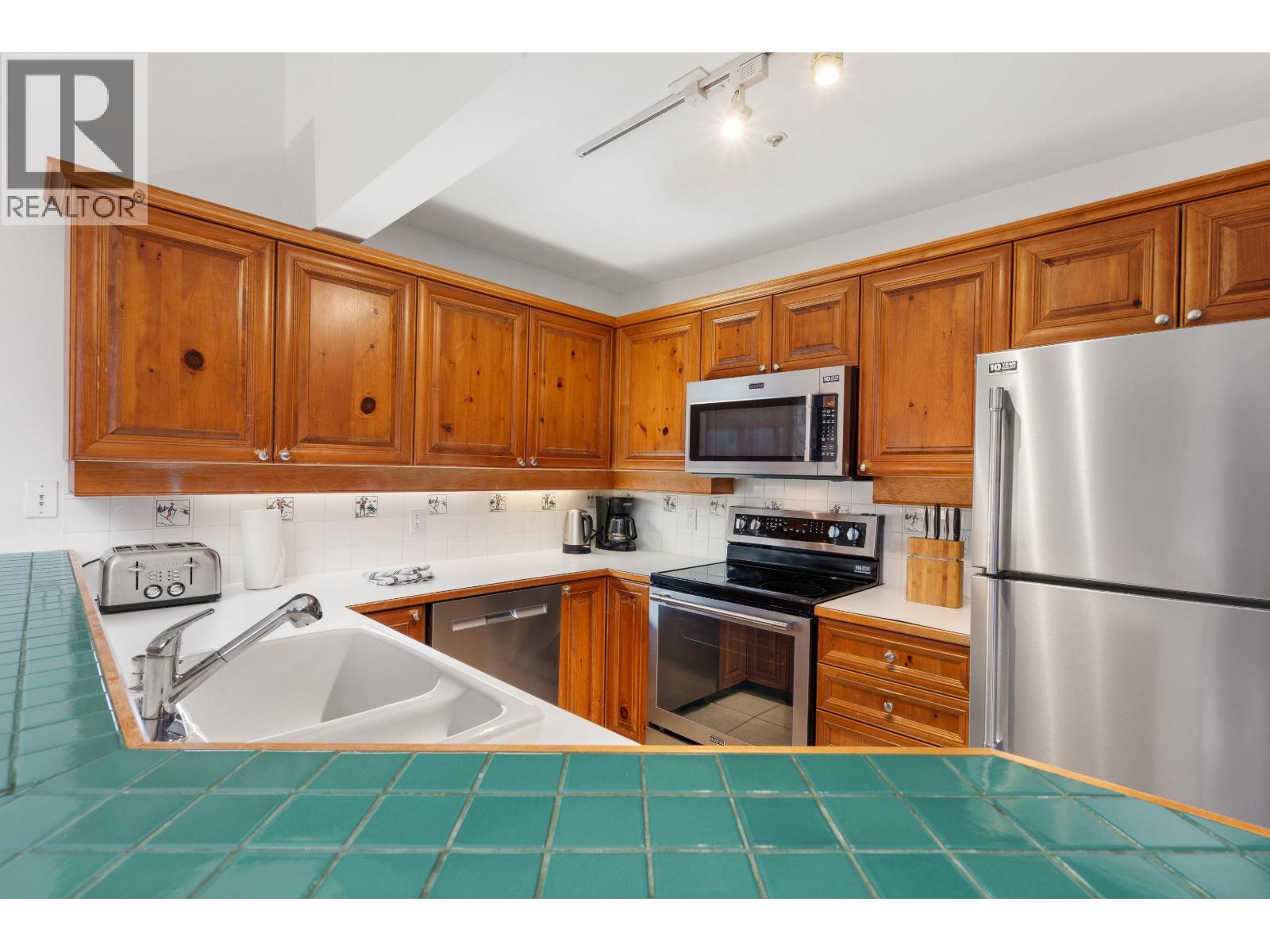 4 4644 Blackcomb Way, Whistler, British Columbia  V8E 0H2 - Photo 8 - R3065557