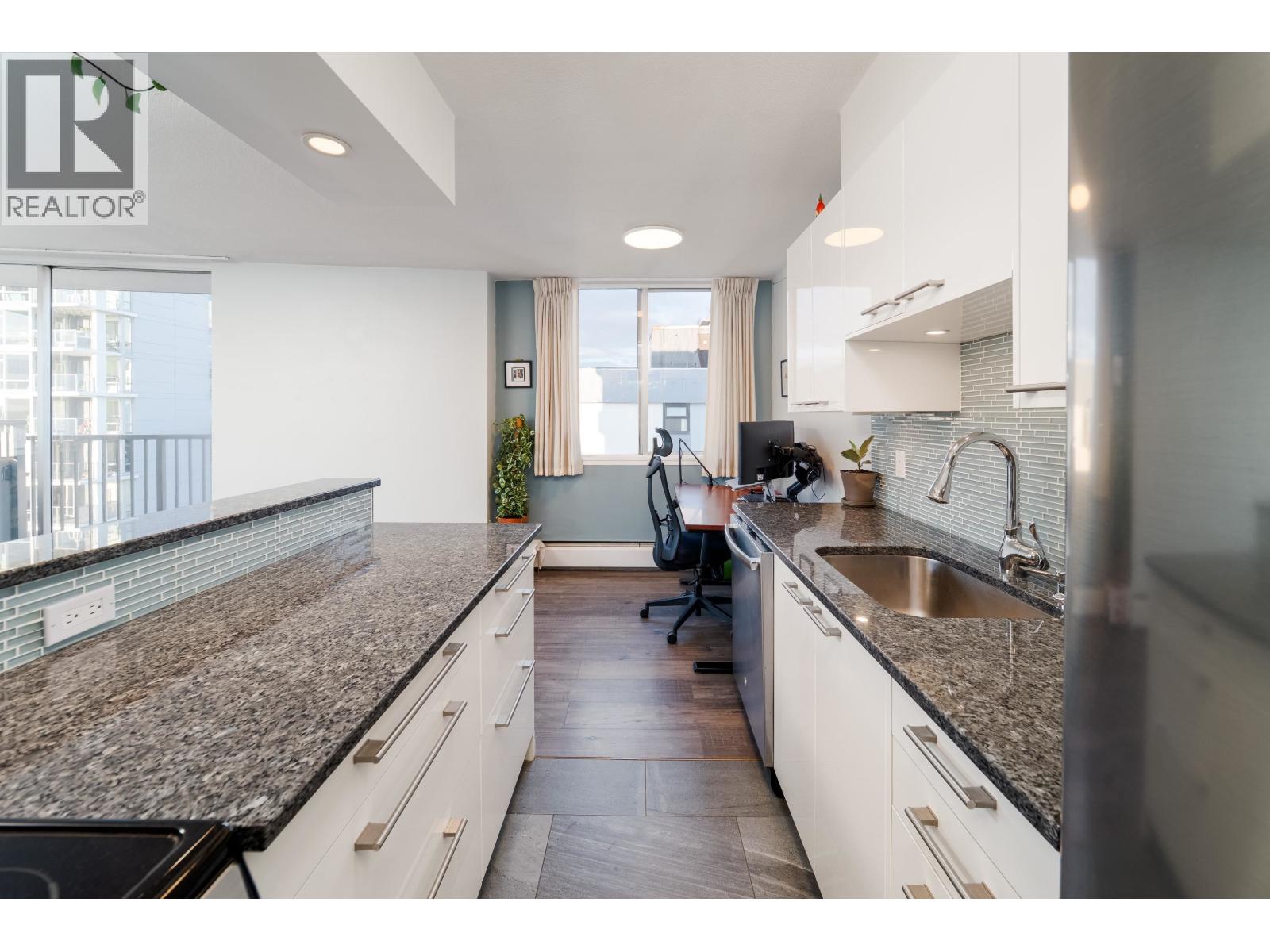 2004 1251 Cardero Street, Vancouver, British Columbia  V6G 2H9 - Photo 12 - R3065564