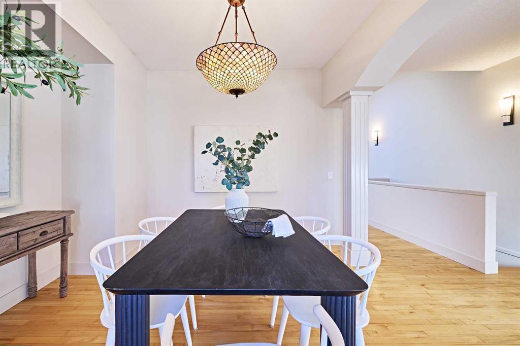 250 Strathridge Place Sw, Calgary, Alberta  T3H 4J3 - Photo 8 - A2266137