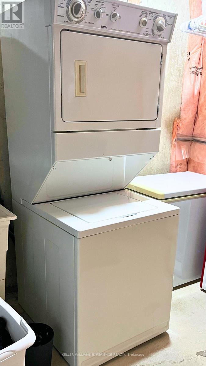 94 Stanley Street, Barrie, Ontario  L4M 6V5 - Photo 14 - S12519516