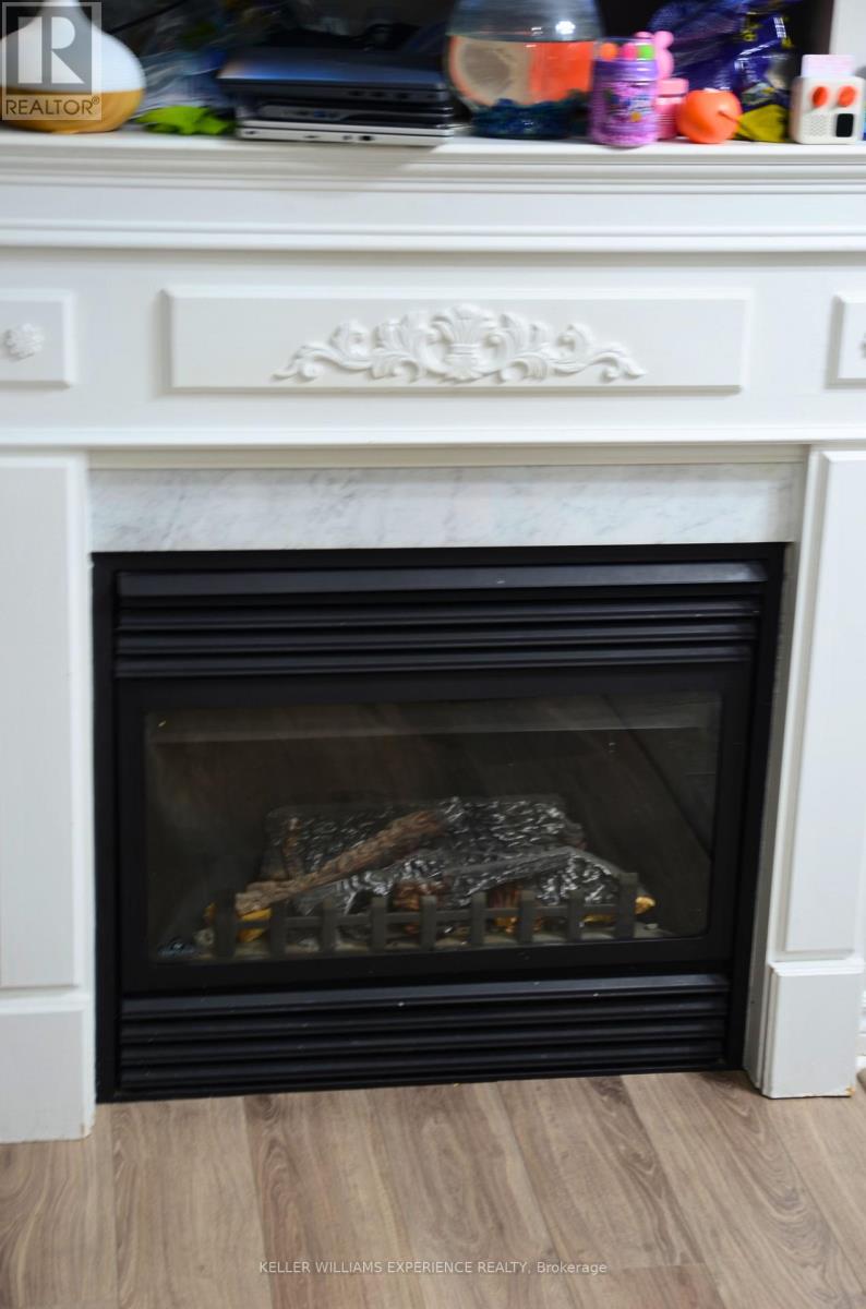 94 Stanley Street, Barrie, Ontario  L4M 6V5 - Photo 5 - S12519516