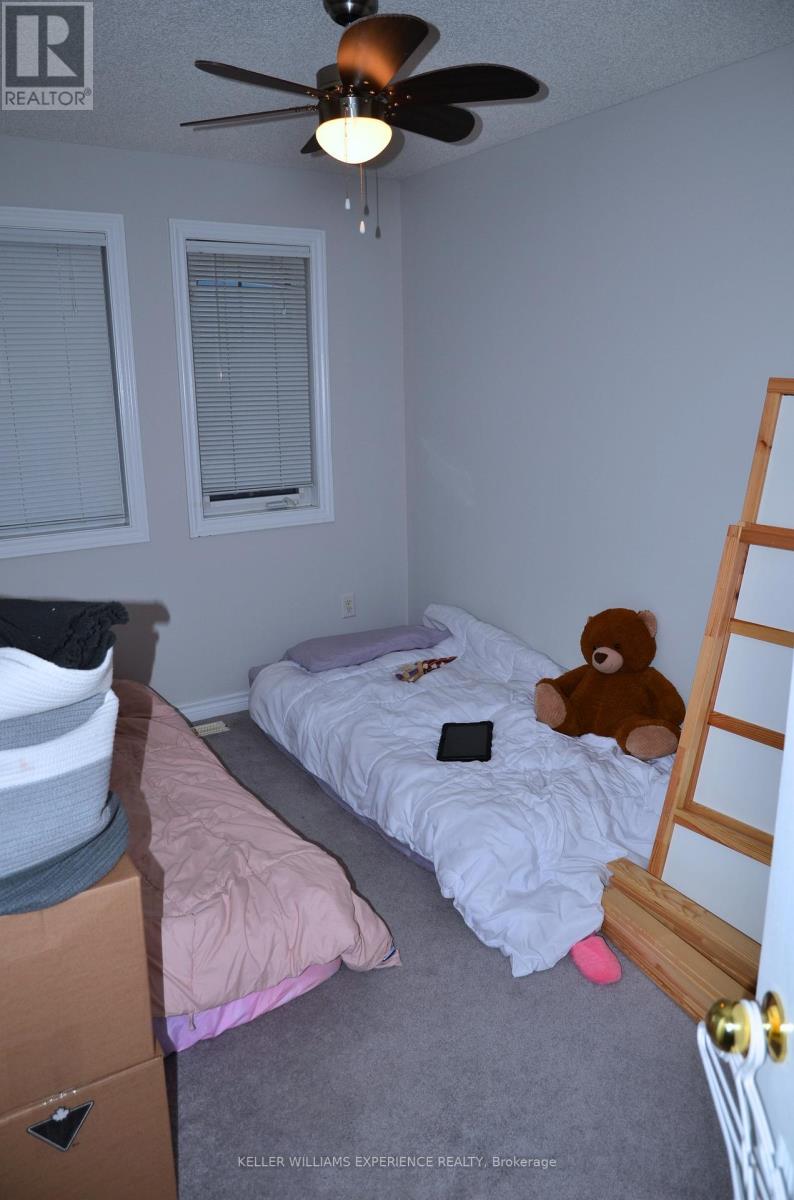 94 Stanley Street, Barrie, Ontario  L4M 6V5 - Photo 8 - S12519516