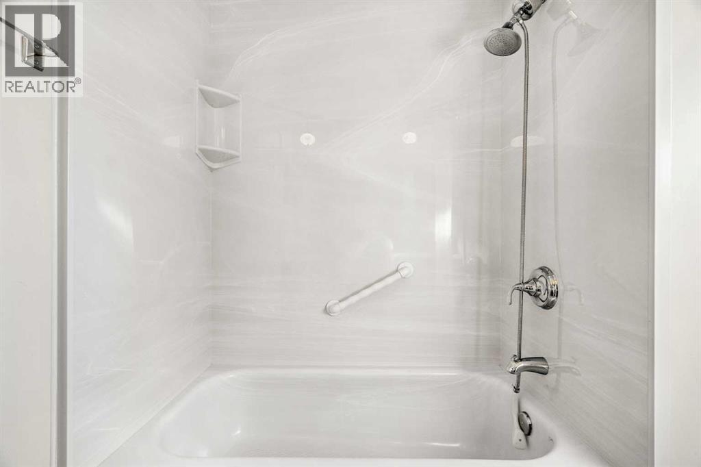 827 Lake Emerald Place Se, Calgary, Alberta  T2J 2J9 - Photo 26 - A2267532