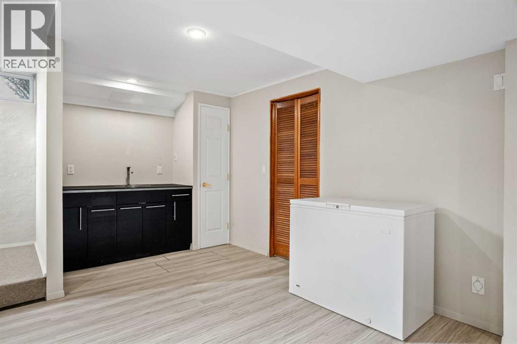 827 Lake Emerald Place Se, Calgary, Alberta  T2J 2J9 - Photo 30 - A2267532