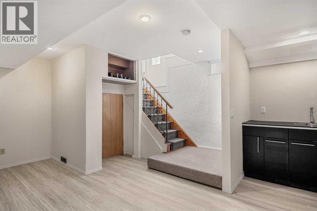 827 Lake Emerald Place Se, Calgary, Alberta  T2J 2J9 - Photo 27 - A2267532