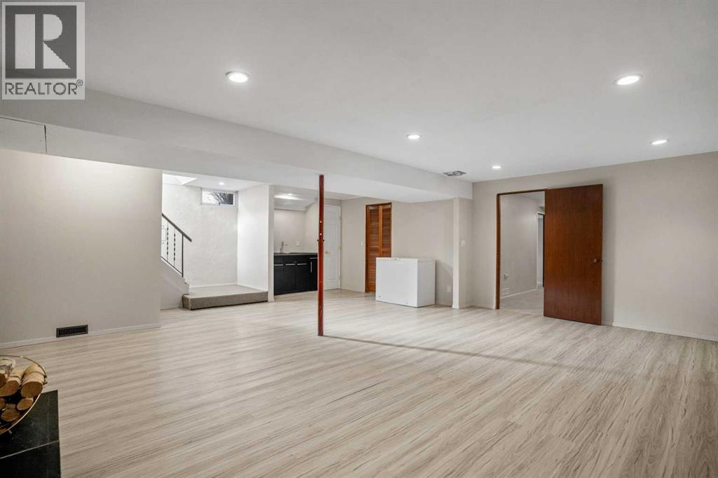 827 Lake Emerald Place Se, Calgary, Alberta  T2J 2J9 - Photo 32 - A2267532