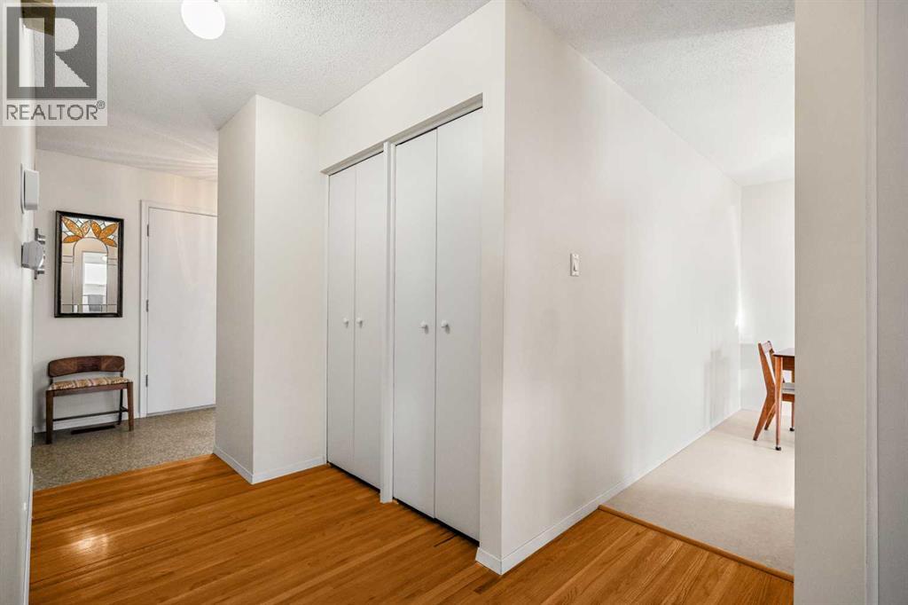 827 Lake Emerald Place Se, Calgary, Alberta  T2J 2J9 - Photo 19 - A2267532