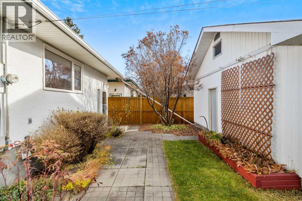 827 Lake Emerald Place Se, Calgary, Alberta  T2J 2J9 - Photo 40 - A2267532