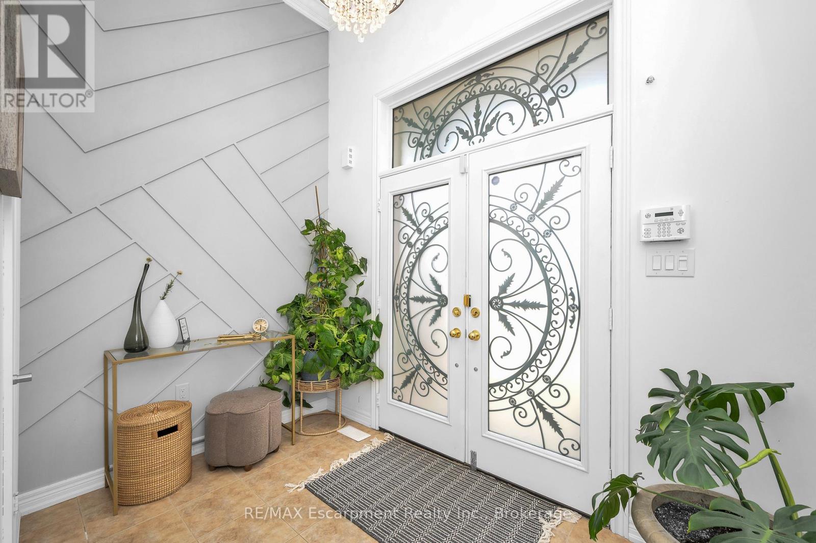 171 Huddlestone Crescent, Milton, Ontario  L9T 8M9 - Photo 3 - W12518264