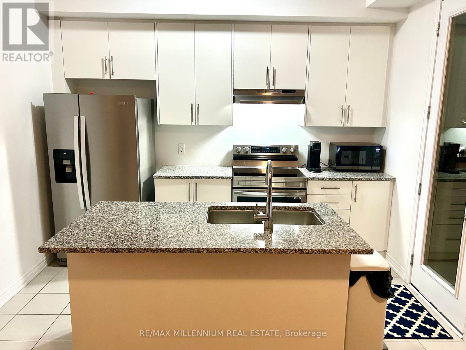 50 Sorbara Way W, Whitby, Ontario  L1M 0M4 - Photo 2 - E12472258