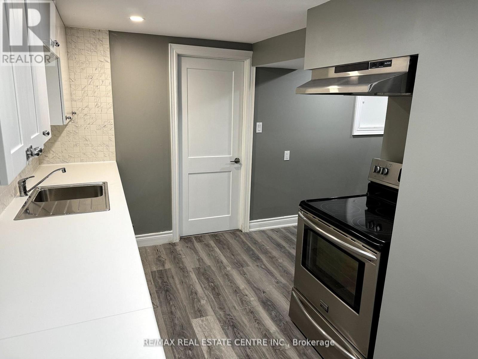 45 Leeming (Bsmt) Street W, Hamilton, Ontario  L8L 5T4 - Photo 6 - X12518682