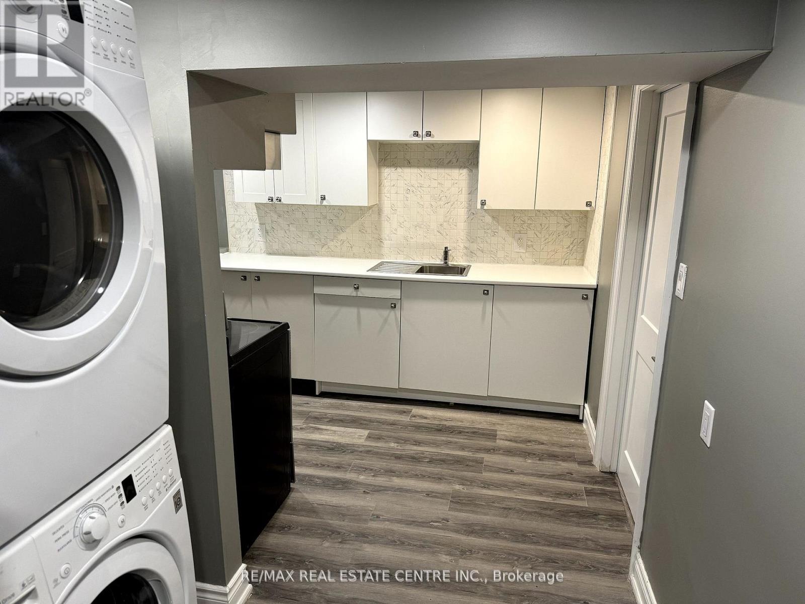 45 Leeming (Bsmt) Street W, Hamilton, Ontario  L8L 5T4 - Photo 8 - X12518682