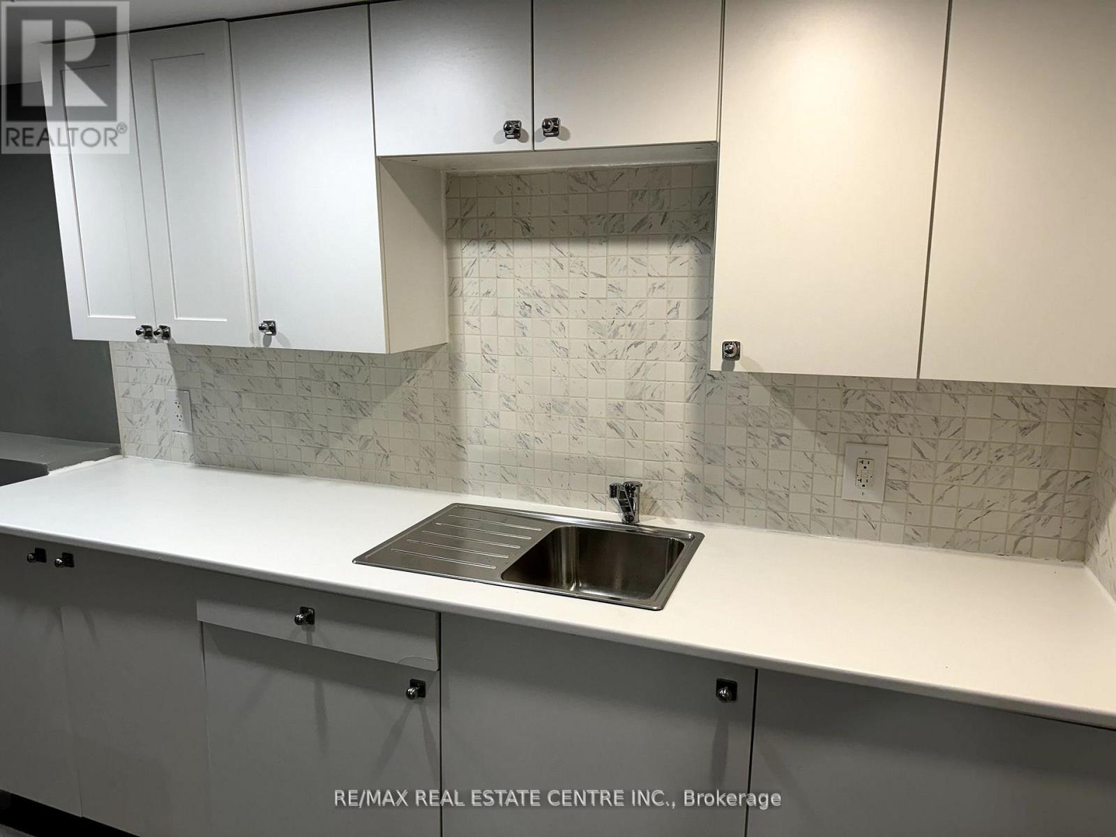 45 Leeming (Bsmt) Street W, Hamilton, Ontario  L8L 5T4 - Photo 9 - X12518682