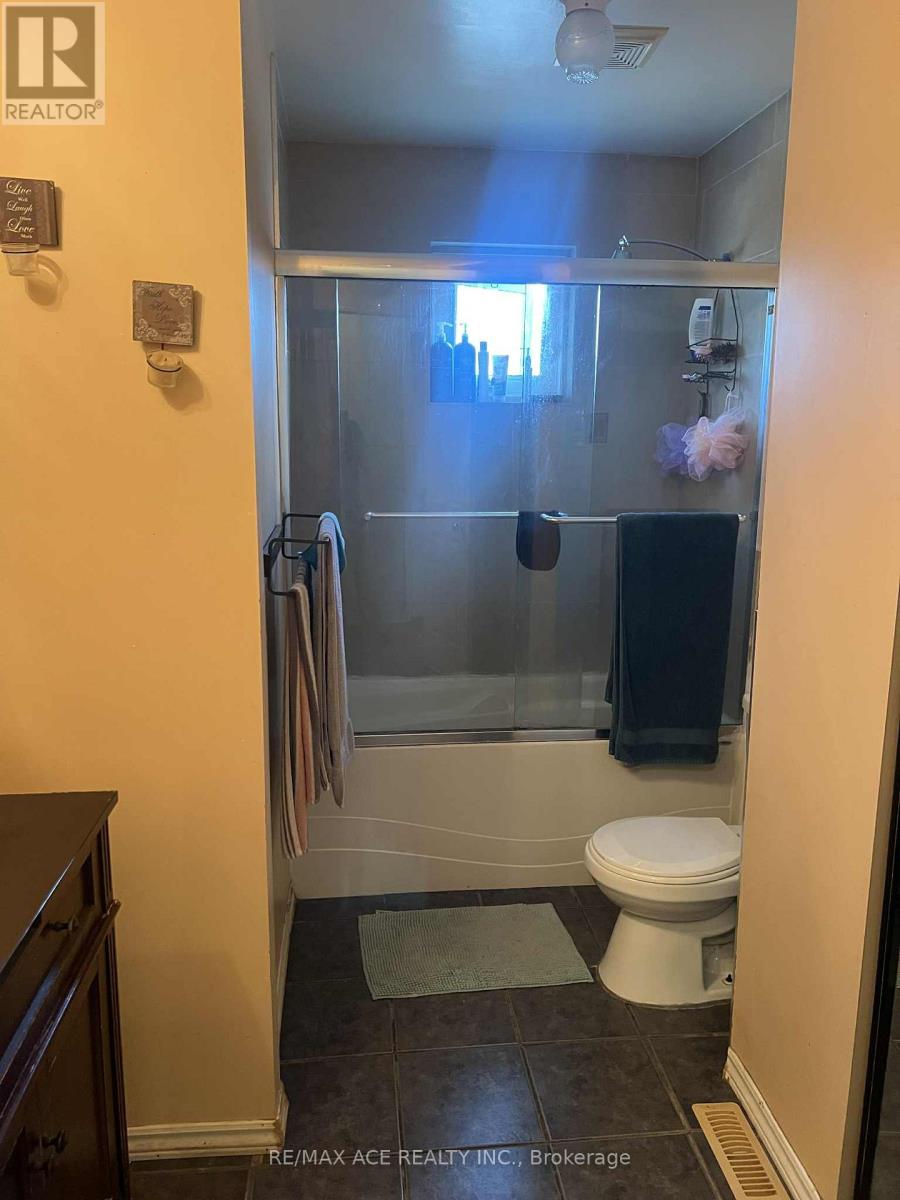 33 Crow Trail, Toronto, Ontario  M1B 1X6 - Photo 15 - E12519700