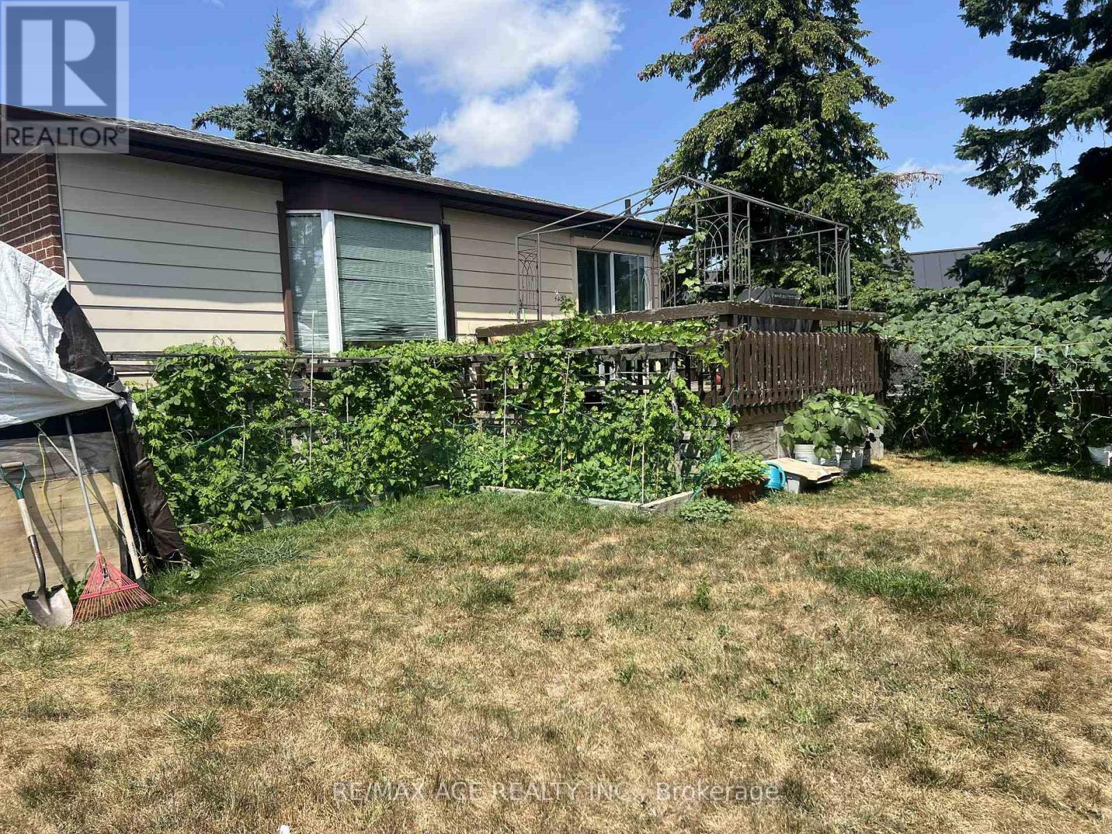 33 Crow Trail, Toronto, Ontario  M1B 1X6 - Photo 2 - E12519700