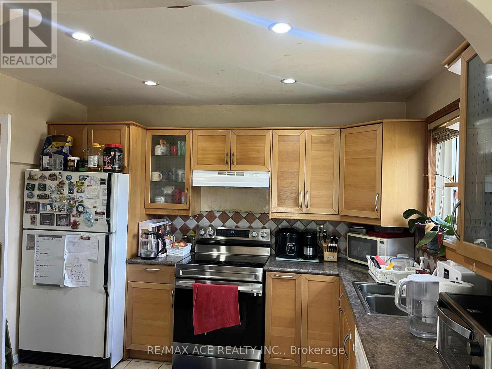 33 Crow Trail, Toronto, Ontario  M1B 1X6 - Photo 7 - E12519700