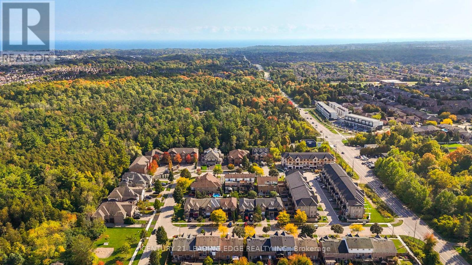 330 Sparrow Circle, Pickering, Ontario  L1V 6Y3 - Photo 2 - E12519702