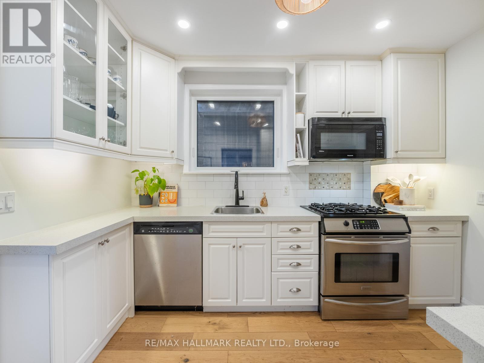 54 Avonlea Boulevard, Toronto, Ontario M4C 5E5 - Photo 13 - E12519724