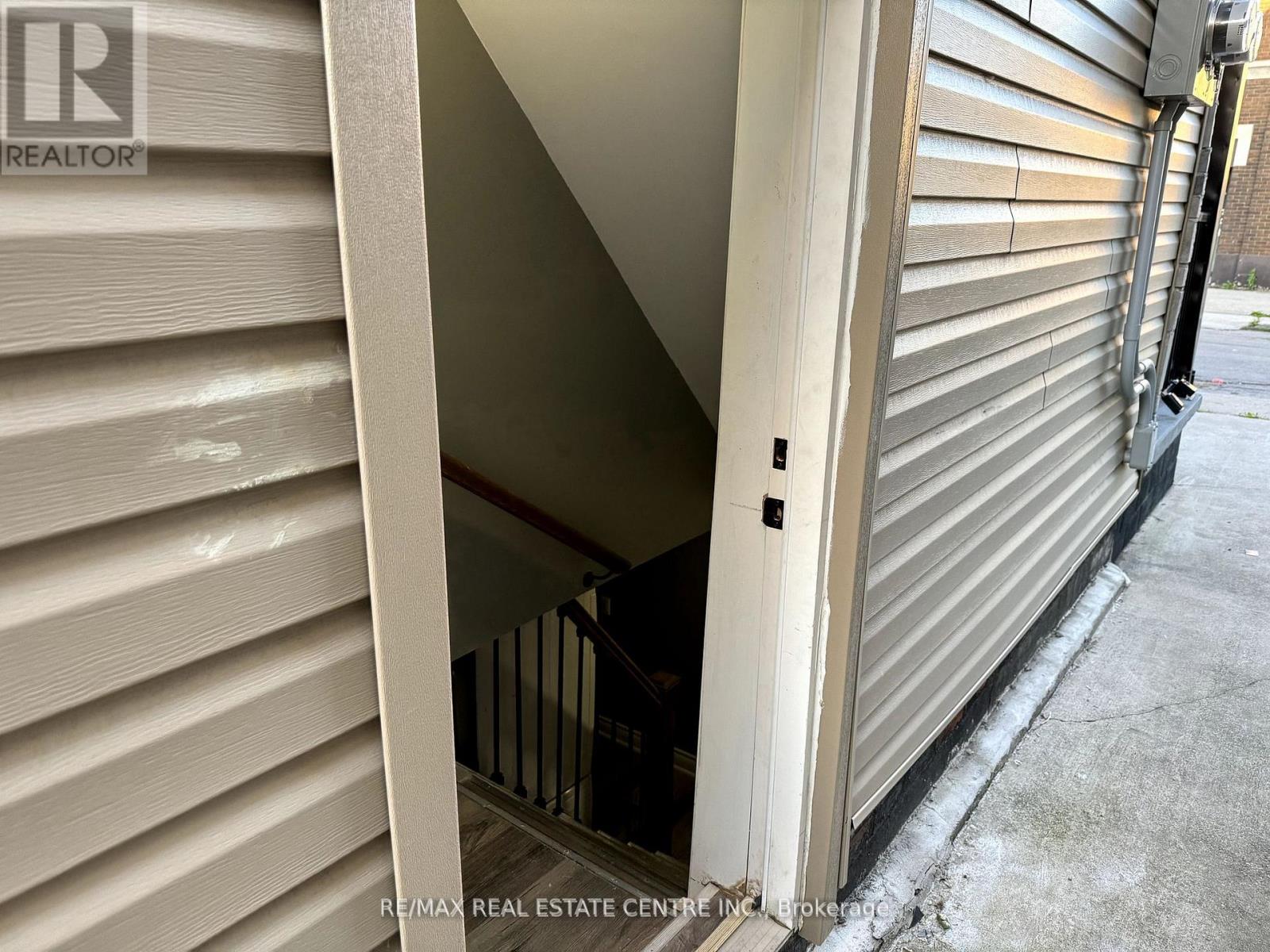 45 Leeming (Bsmt) Street W, Hamilton, Ontario  L8L 5T4 - Photo 3 - X12518682