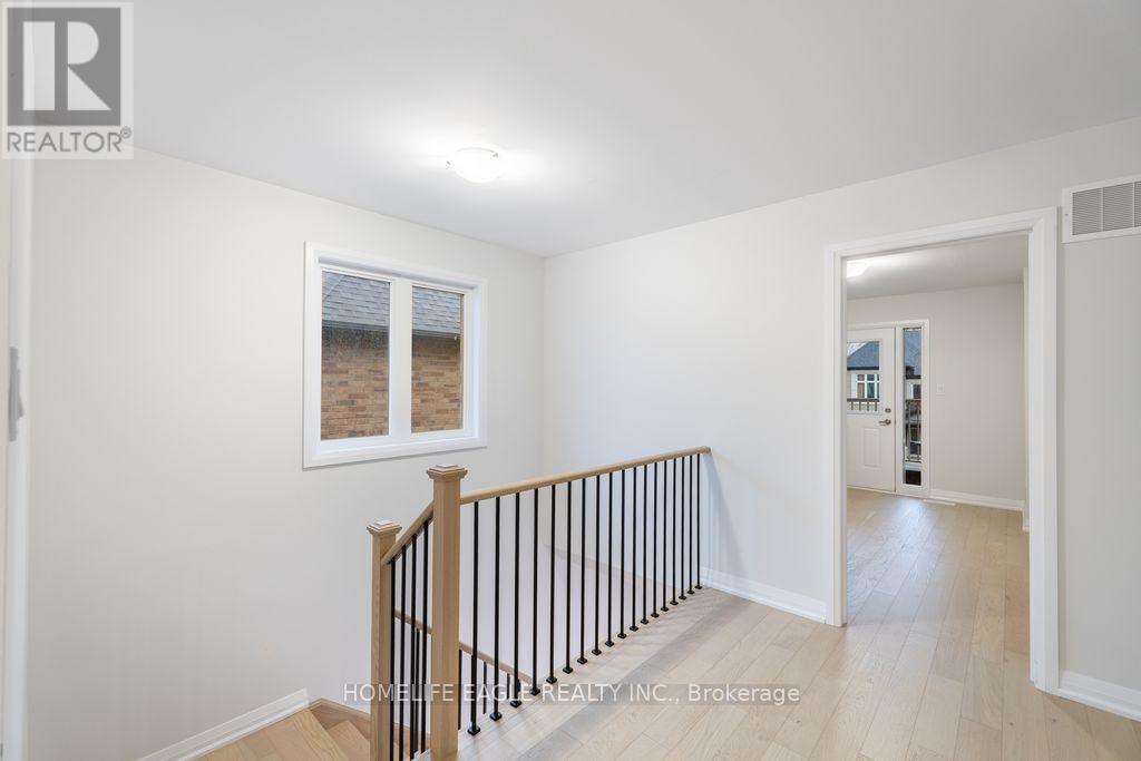 1533 Stovell Crescent, Innisfil, Ontario  L0L 1W0 - Photo 13 - N12519656