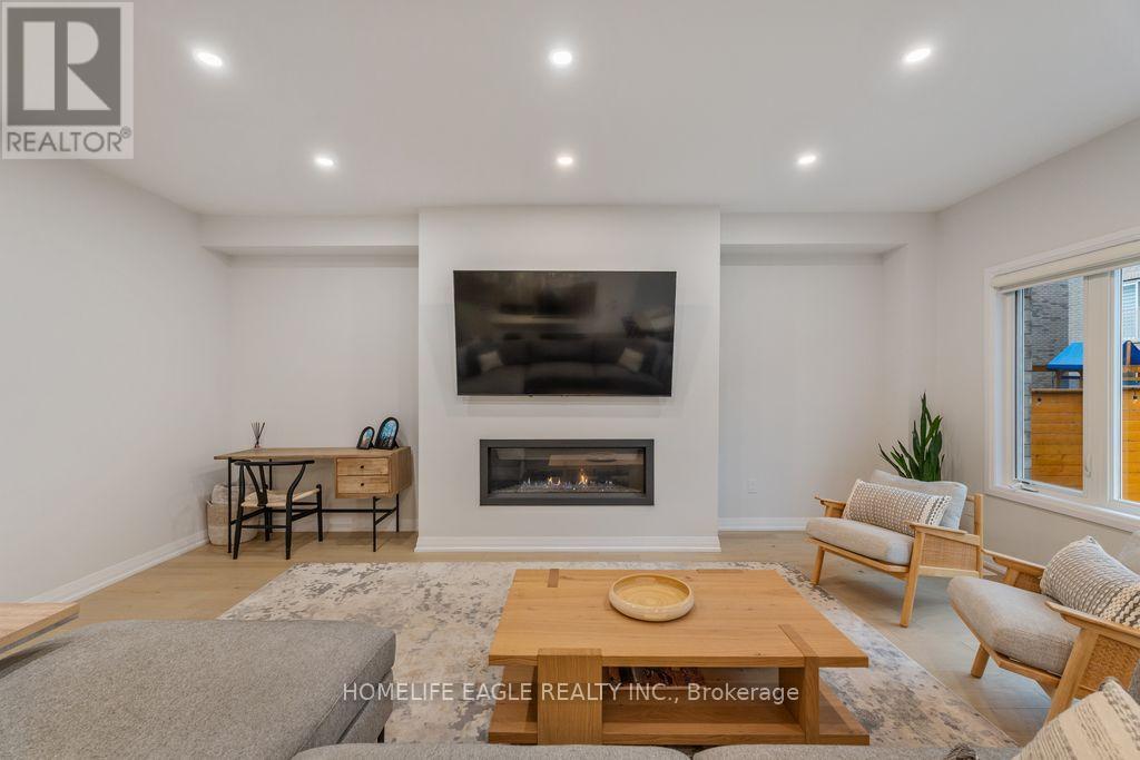 1533 Stovell Crescent, Innisfil, Ontario  L0L 1W0 - Photo 6 - N12519656