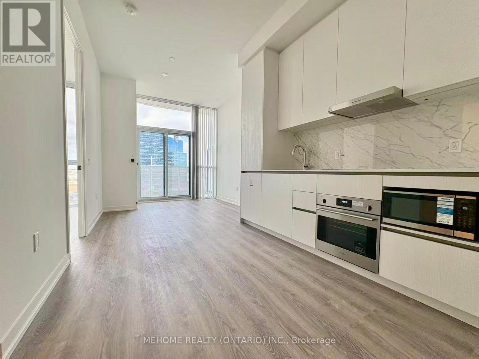 603 - 8 Interchange Way, Vaughan, Ontario  L4K 5Z7 - Photo 4 - N12519706