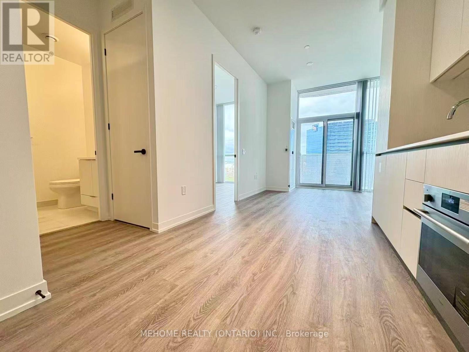 603 - 8 Interchange Way, Vaughan, Ontario  L4K 5Z7 - Photo 5 - N12519706