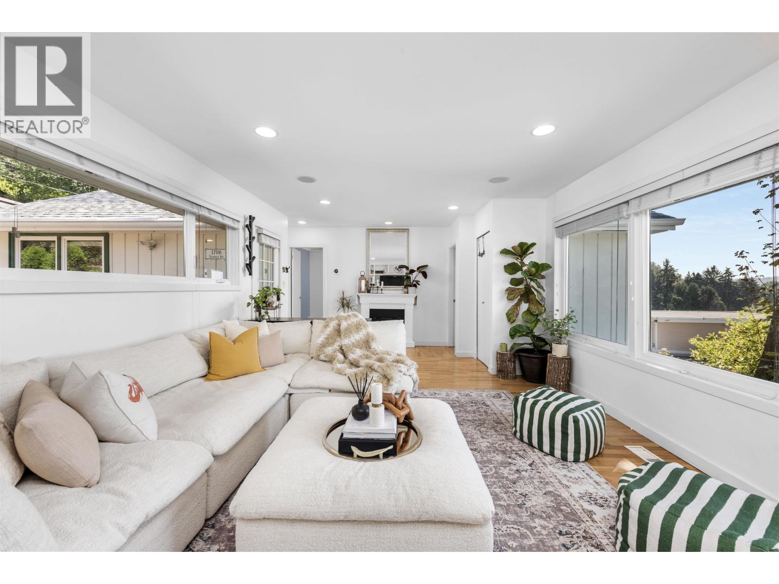 1706 GLENDALE AVENUE, Coquitlam, British Columbia