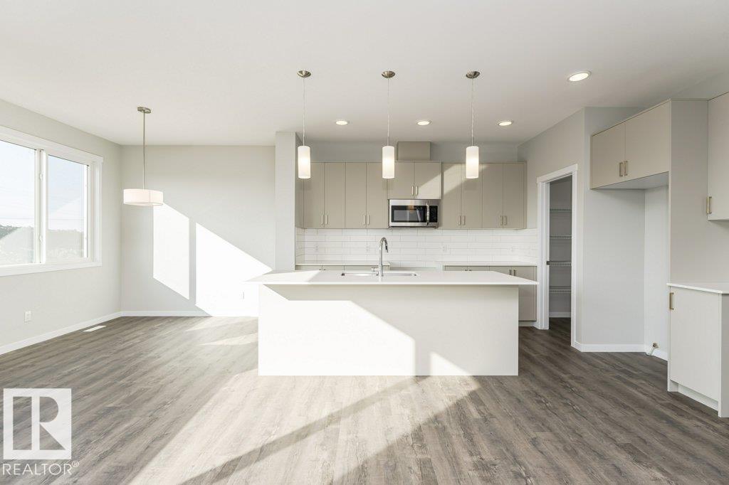 2357 Egret Wy Nw, Edmonton, Alberta  T6M 3G8 - Photo 3 - E4441963