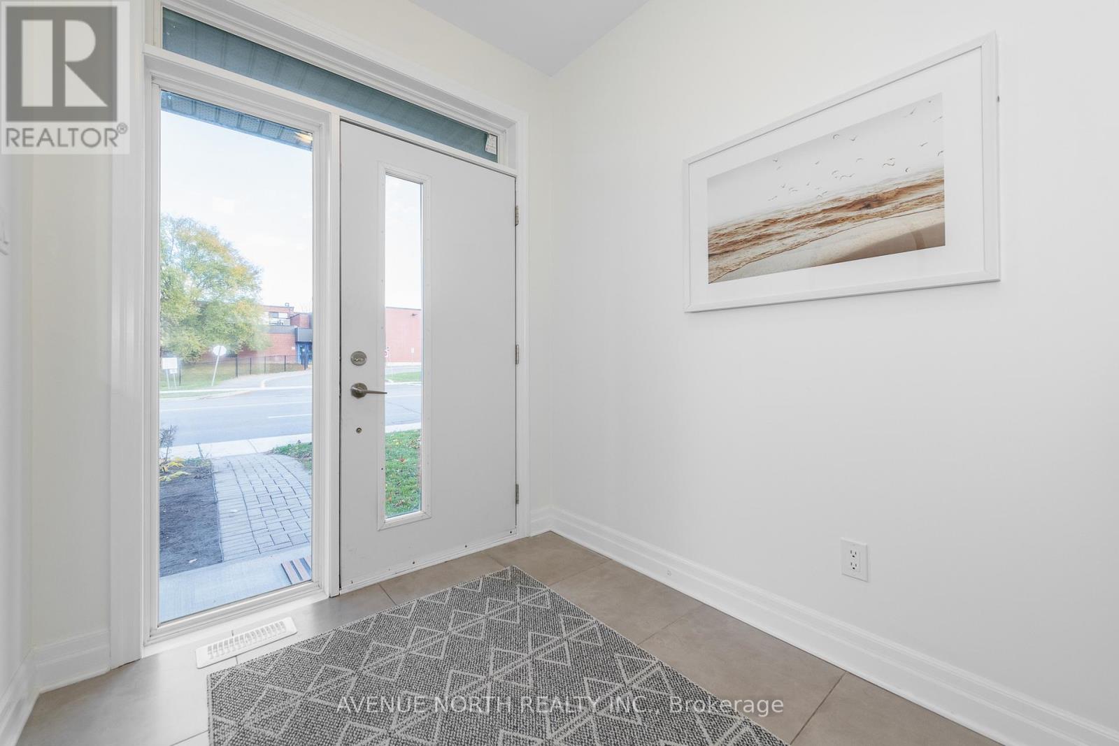 938 Woodroffe Avenue, Ottawa, Ontario  K2A 3R7 - Photo 4 - X12519778