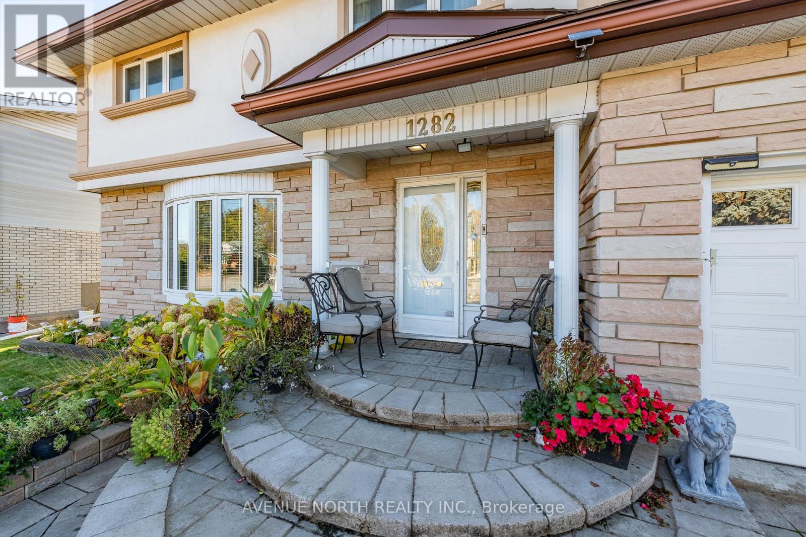 1282 Heron Road, Ottawa, Ontario  K1V 6A8 - Photo 2 - X12519784