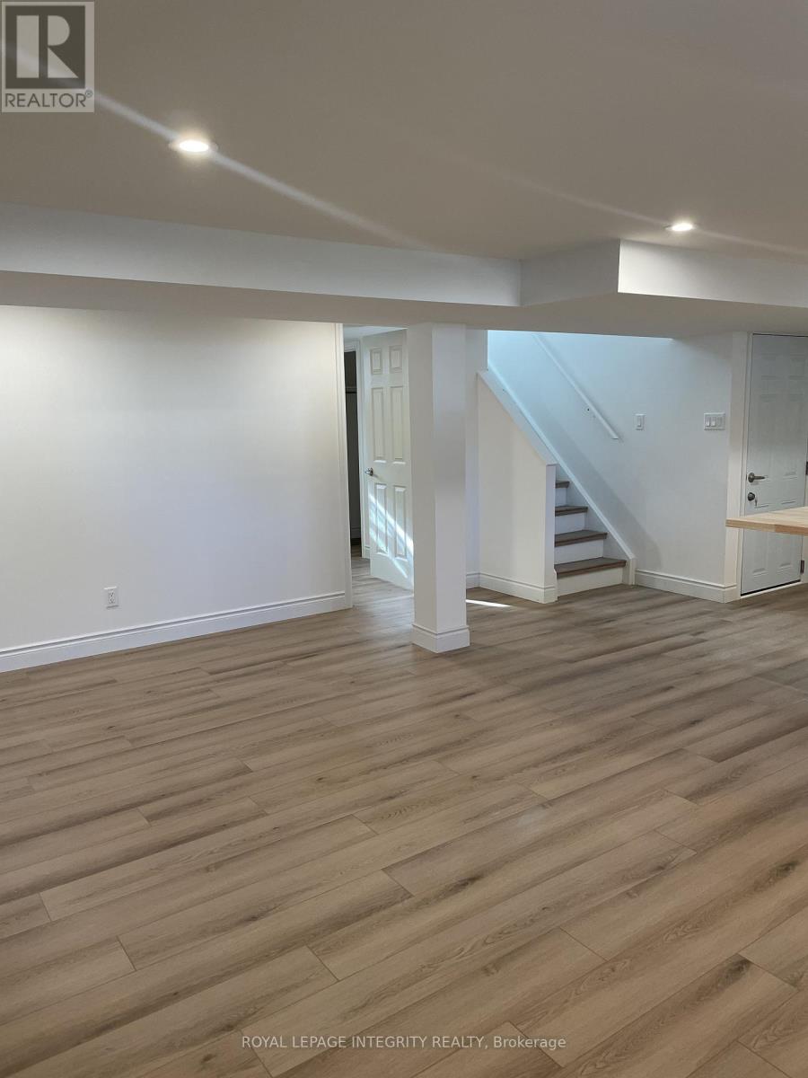 B - 32 Uxbridge Crescent, Ottawa, Ontario  K2L 1P5 - Photo 10 - X12519794