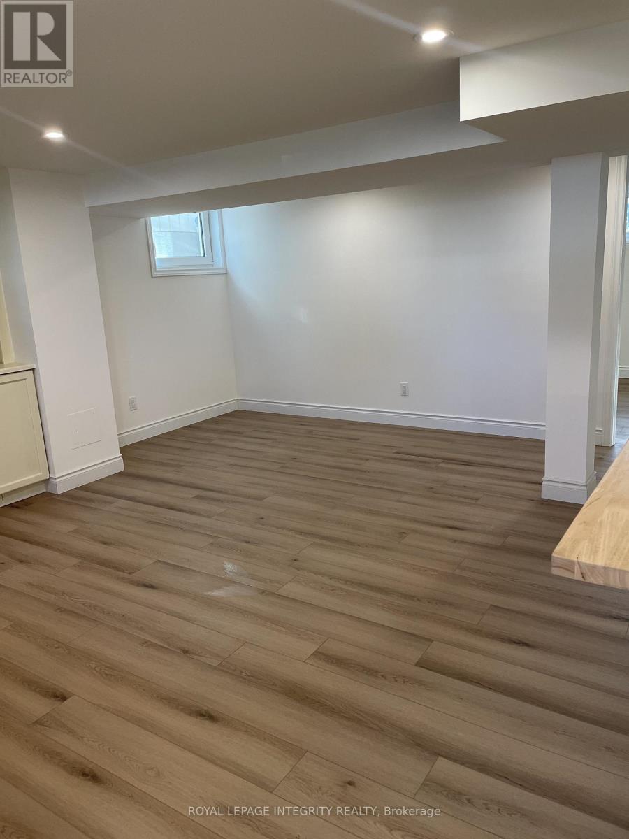 B - 32 Uxbridge Crescent, Ottawa, Ontario  K2L 1P5 - Photo 11 - X12519794