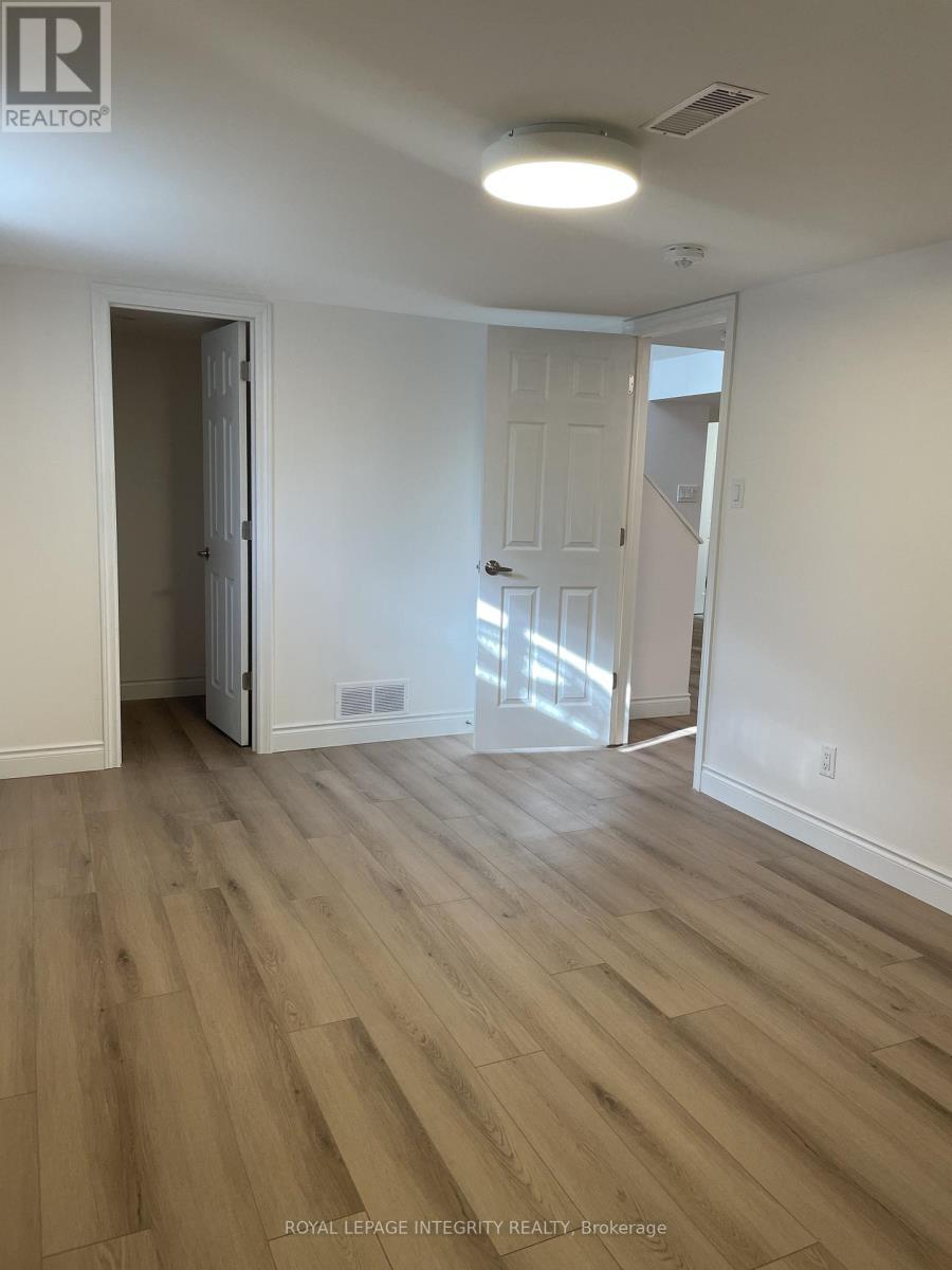 B - 32 Uxbridge Crescent, Ottawa, Ontario  K2L 1P5 - Photo 12 - X12519794