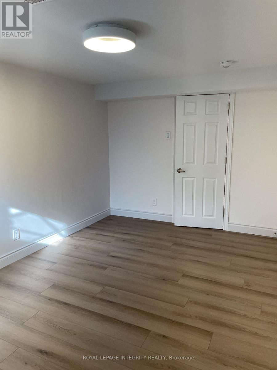 B - 32 Uxbridge Crescent, Ottawa, Ontario  K2L 1P5 - Photo 13 - X12519794