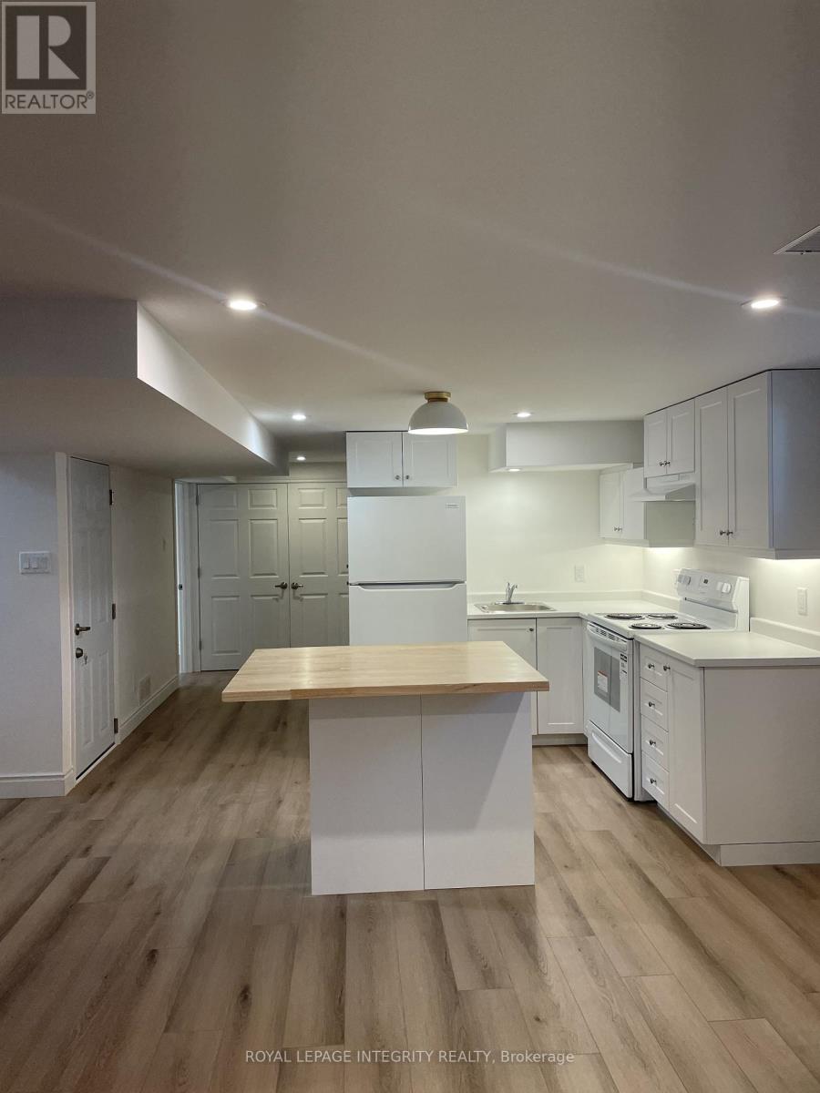 B - 32 Uxbridge Crescent, Ottawa, Ontario  K2L 1P5 - Photo 5 - X12519794