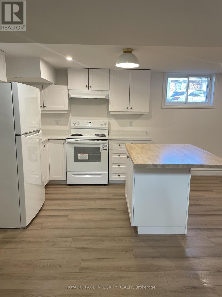 B - 32 Uxbridge Crescent, Ottawa, Ontario  K2L 1P5 - Photo 6 - X12519794